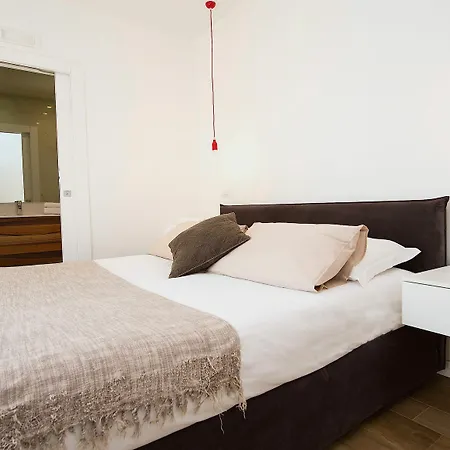 Vatican Modern Kalasa *